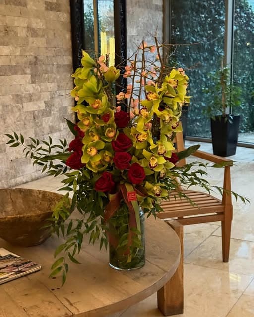 Model Flowers Instagram tasarımı 11