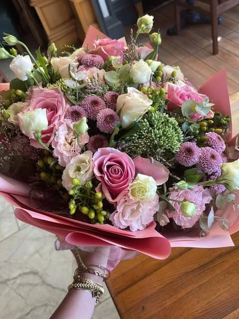 Model Flowers Instagram tasarımı 12