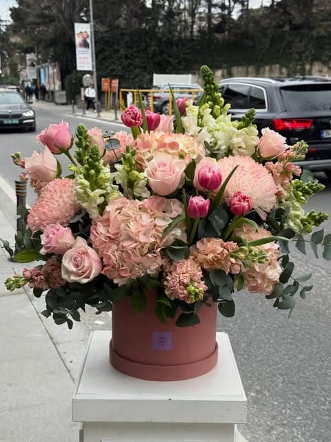 Model Flowers Instagram tasarımı 4