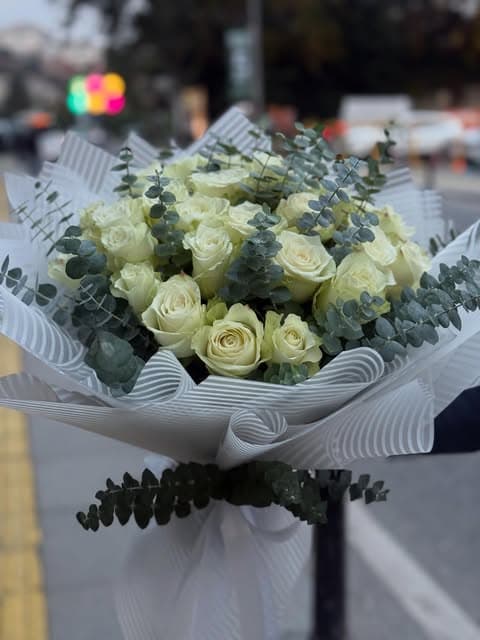 Model Flowers Instagram tasarımı 7